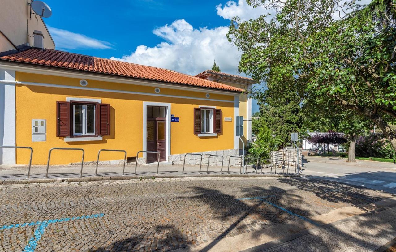 Apartment Lazzarich With Terrace Пореч Екстериор снимка