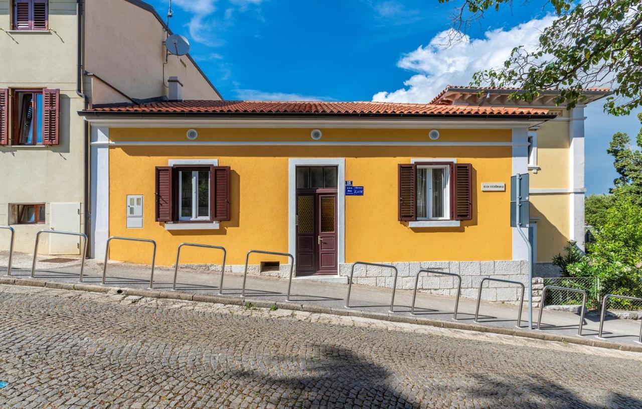 Apartment Lazzarich With Terrace Пореч Екстериор снимка