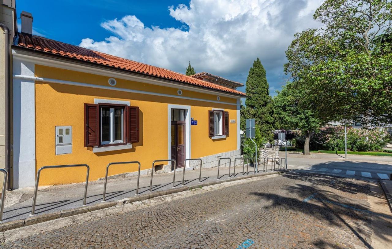 Apartment Lazzarich With Terrace Пореч Екстериор снимка